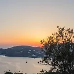 Sea And Sun L 迈洛波塔斯