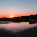 Sea And Sun L * 迈洛波塔斯